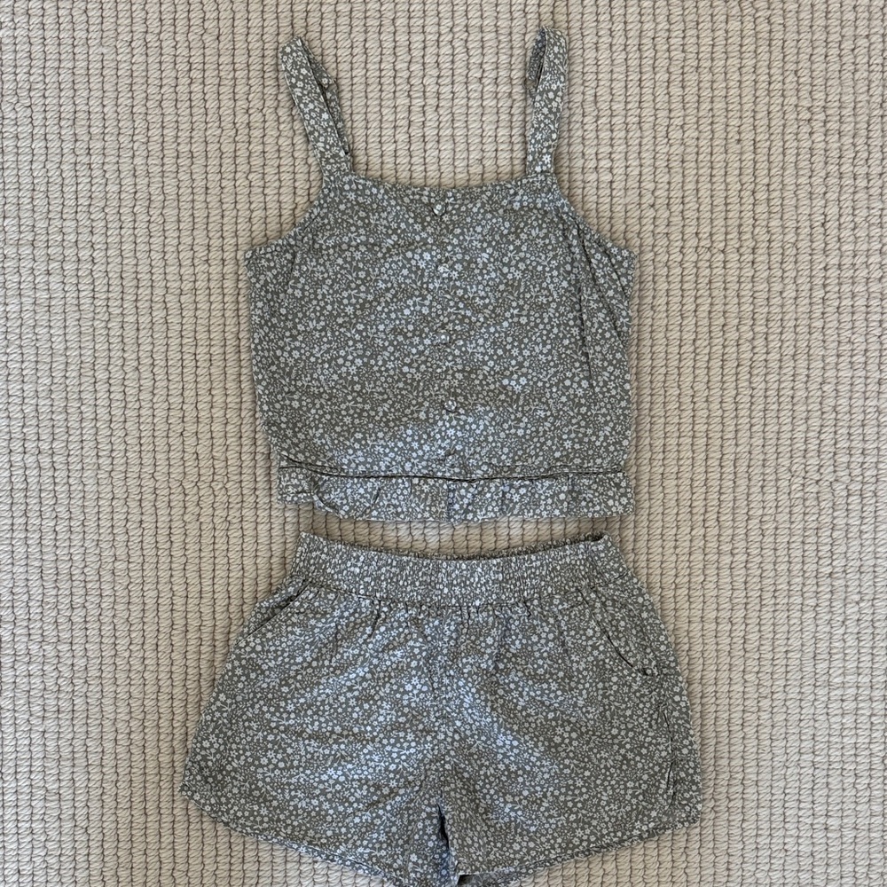 Abercrombie kids 2 piece tank and short set in sage floral